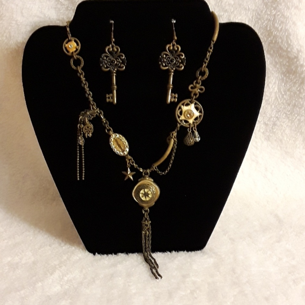 Les Gens Du Sud Necklace